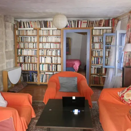 Сasa de vacaciones Maison 12eme Siecle Avec Terrasse *